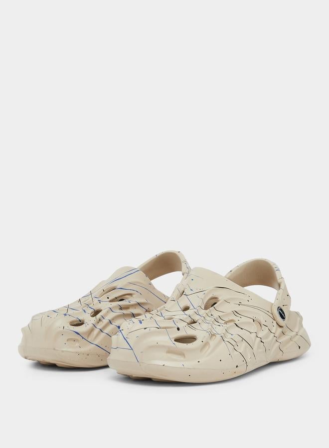 Styli Printed Sculpted Slip-On Clogs - Image 3